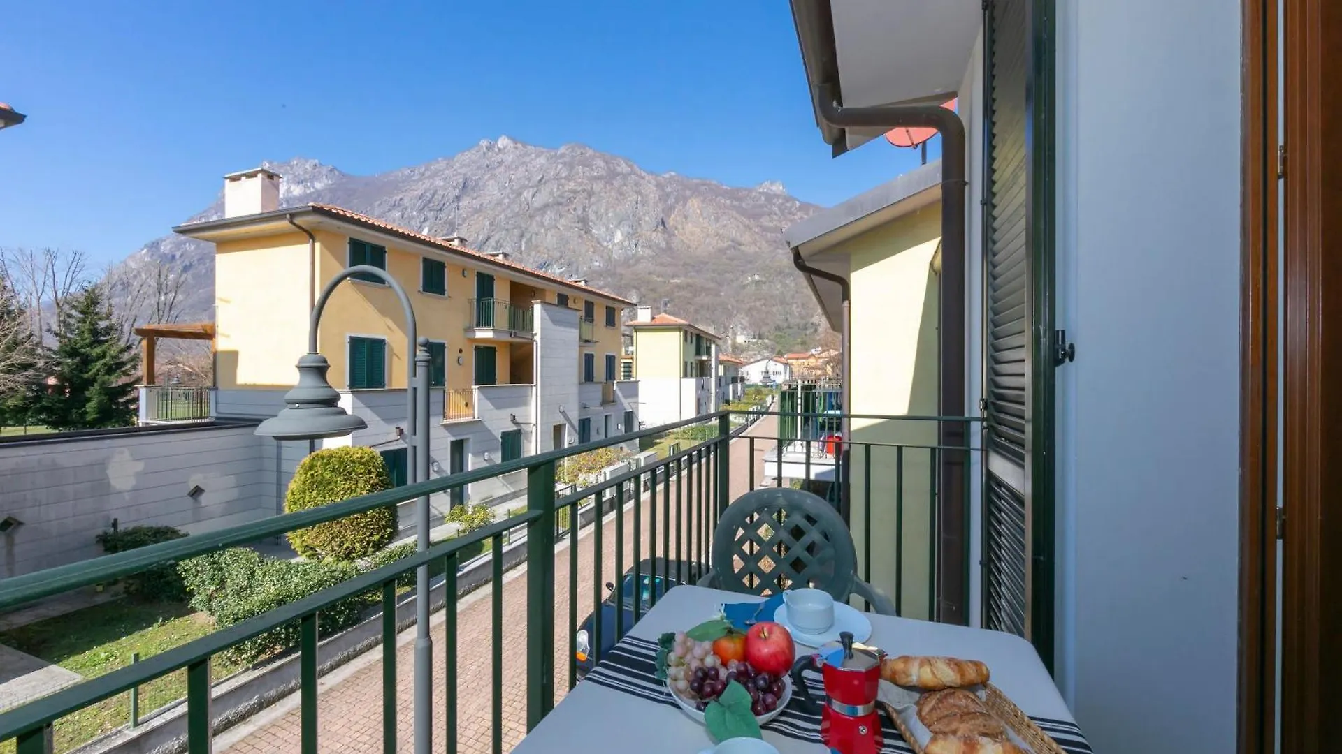 Budget Village Apartments - Porto Letizia Порлецца 2*,
