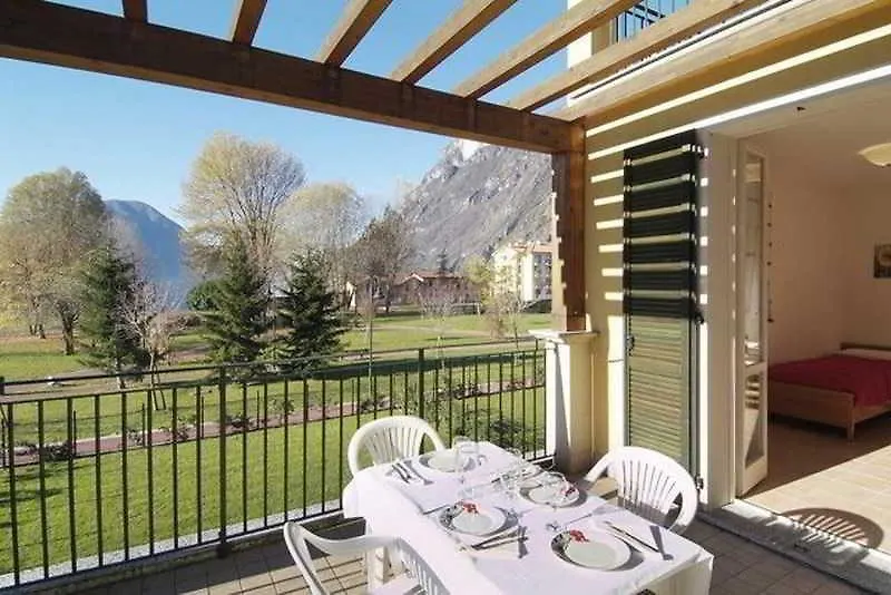Апарт-отель Budget Village Apartments - Porto Letizia Порлецца