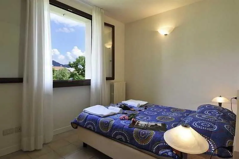 ** Апарт-отель Budget Village Apartments - Porto Letizia Порлецца Италия