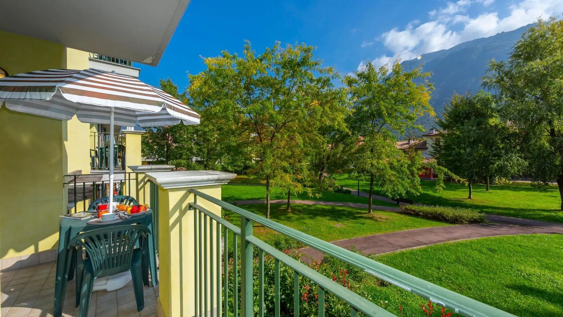 Budget Village Apartments - Porto Letizia Porlezza