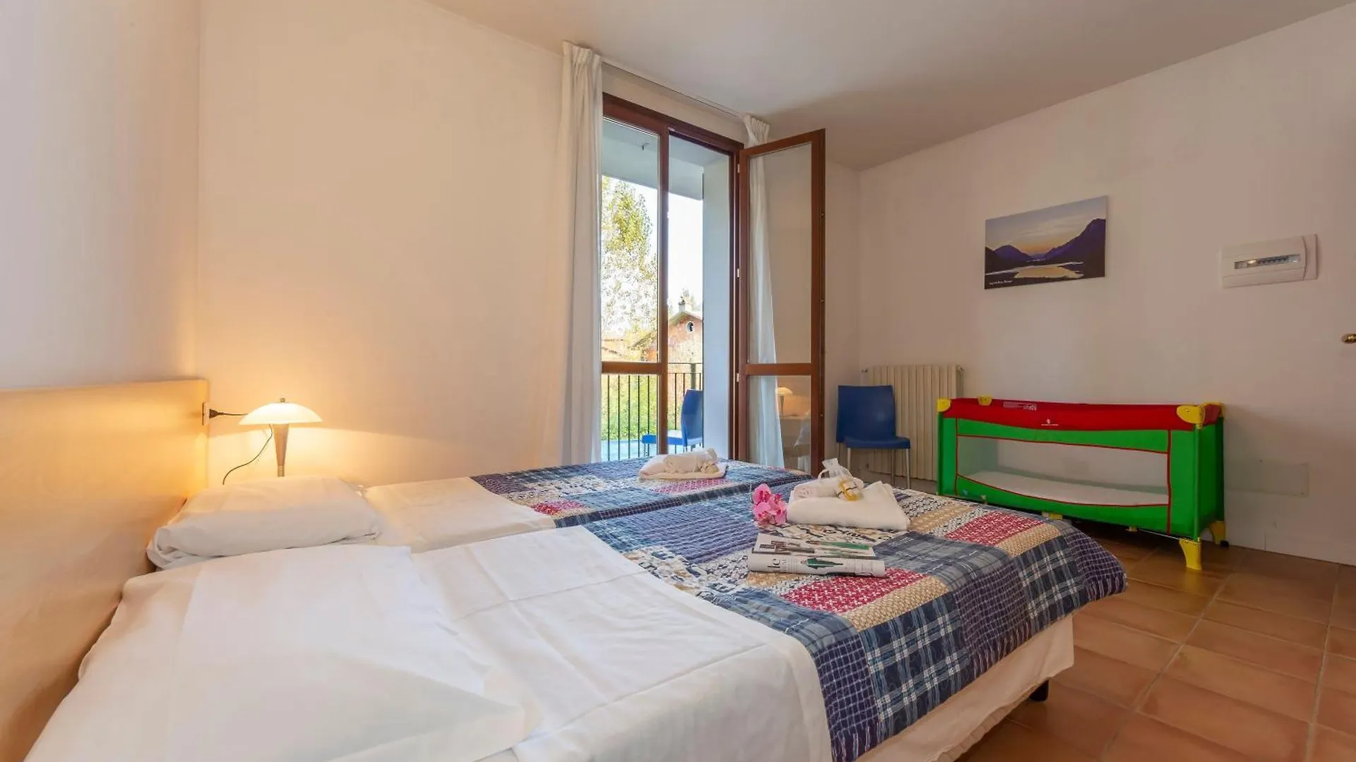 Apart-hotel Budget Village Apartments - Porto Letizia Porlezza