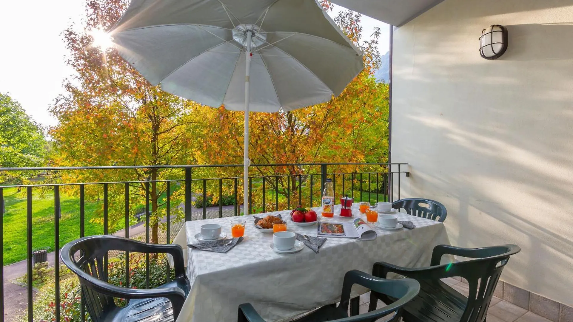 Apart-hotel Budget Village Apartments - Porto Letizia Porlezza