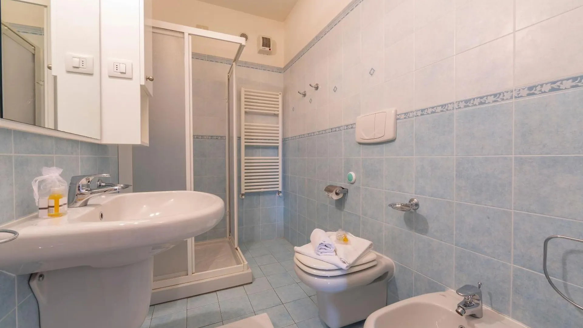 Apart-hotel Budget Village Apartments - Porto Letizia Porlezza