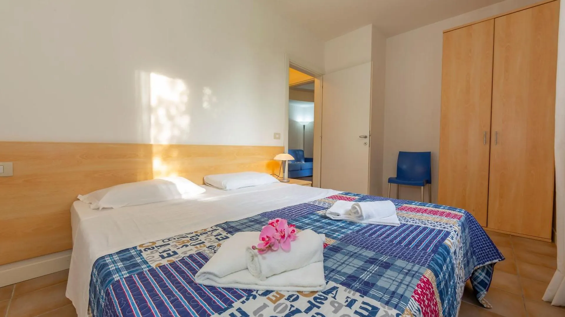 Budget Village Apartments - Porto Letizia Porlezza Apart-hotel