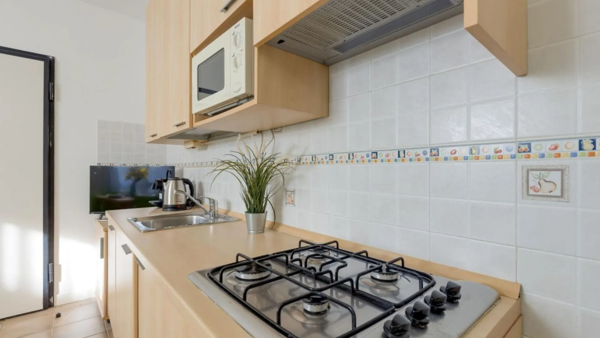 Apart-hotel Budget Village Apartments - Porto Letizia Porlezza