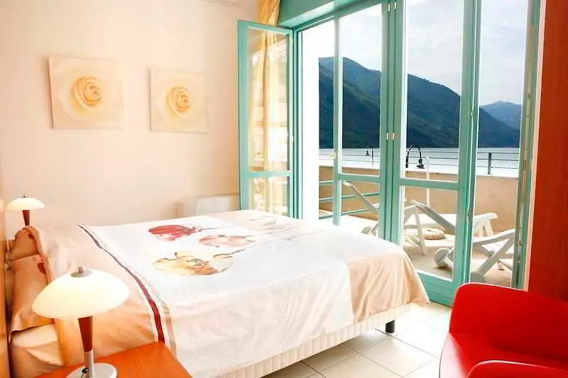 Budget Village Apartments - Porto Letizia Porlezza 2*,