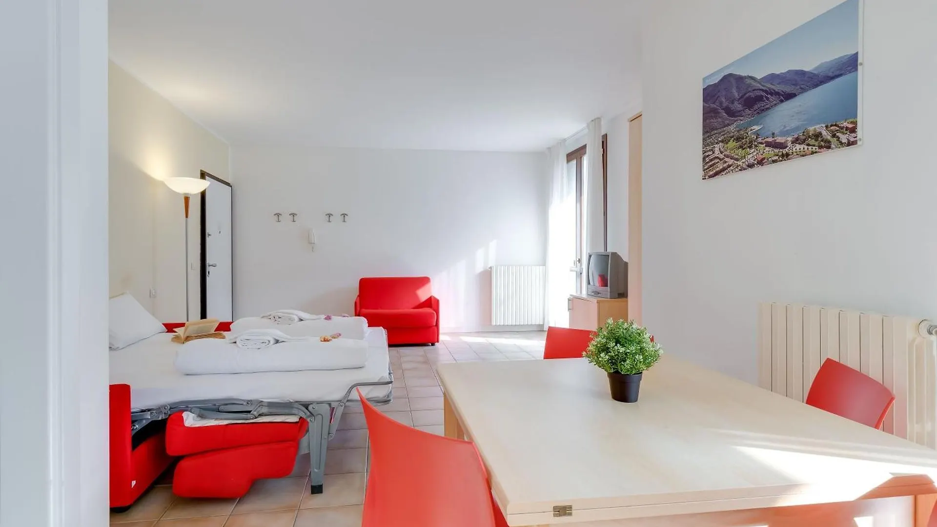 Budget Village Apartments - Porto Letizia Porlezza Aparthotel