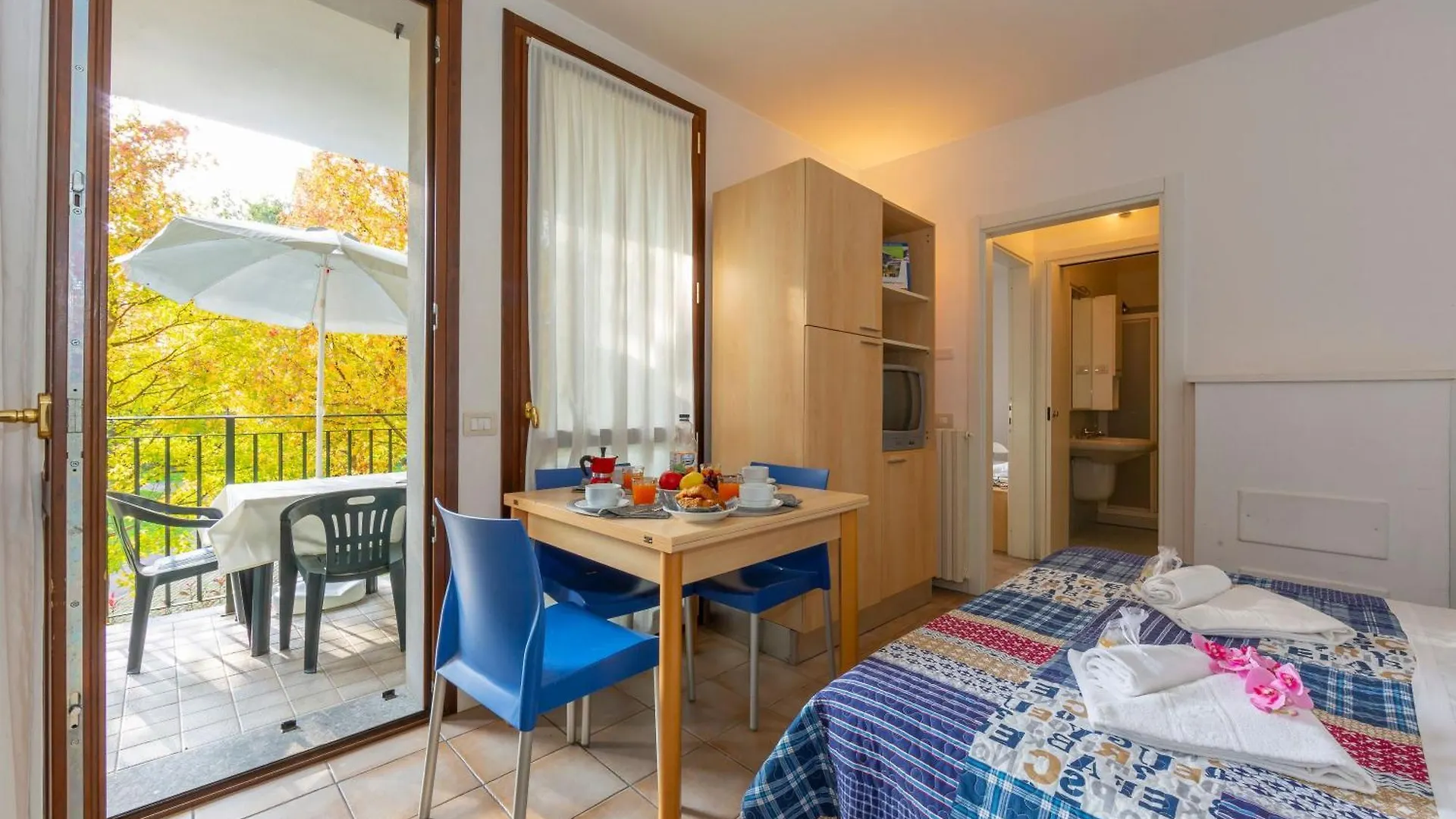 Budget Village Apartments - Porto Letizia Porlezza Italië