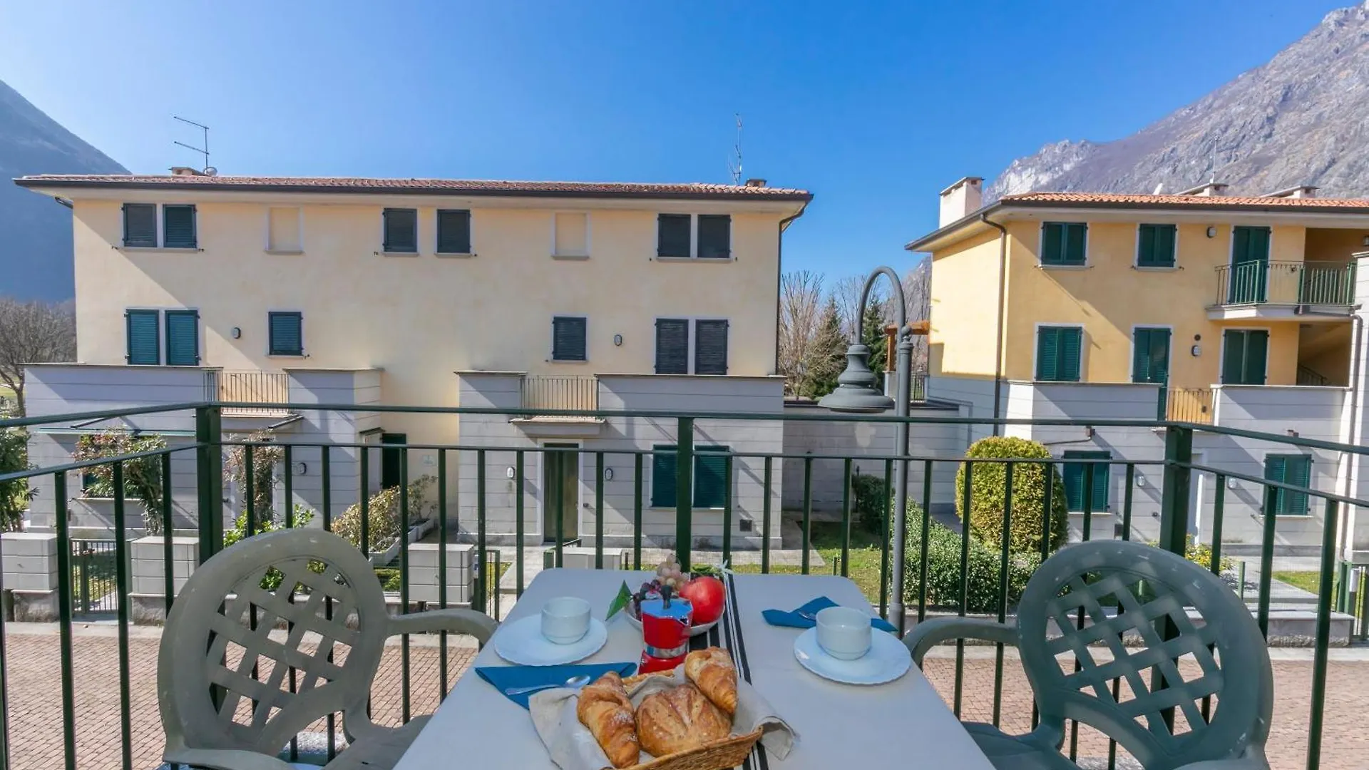 Budget Village Apartments - Porto Letizia Porlezza