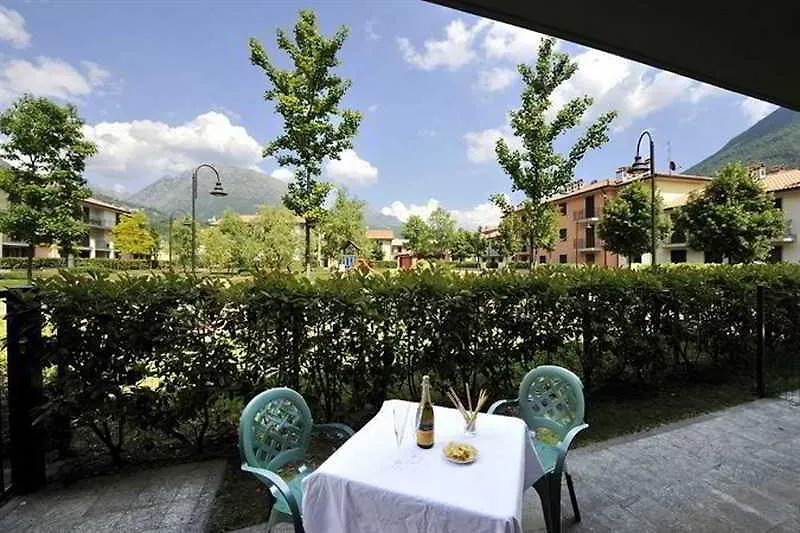 Budget Village Apartments - Porto Letizia Porlezza 2*,  Italië