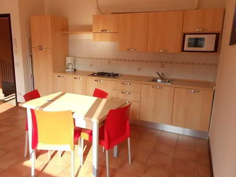 Budget Village Apartments - Porto Letizia Porlezza Aparthotel